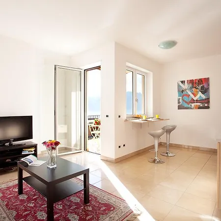 Fabiana Apartamento *